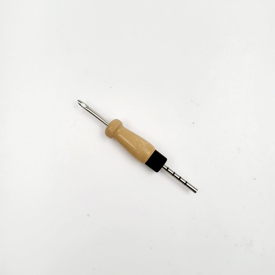 Lavor Recyled Plastic Adjustable Medium Punch Needle (Double Knit Yarn)