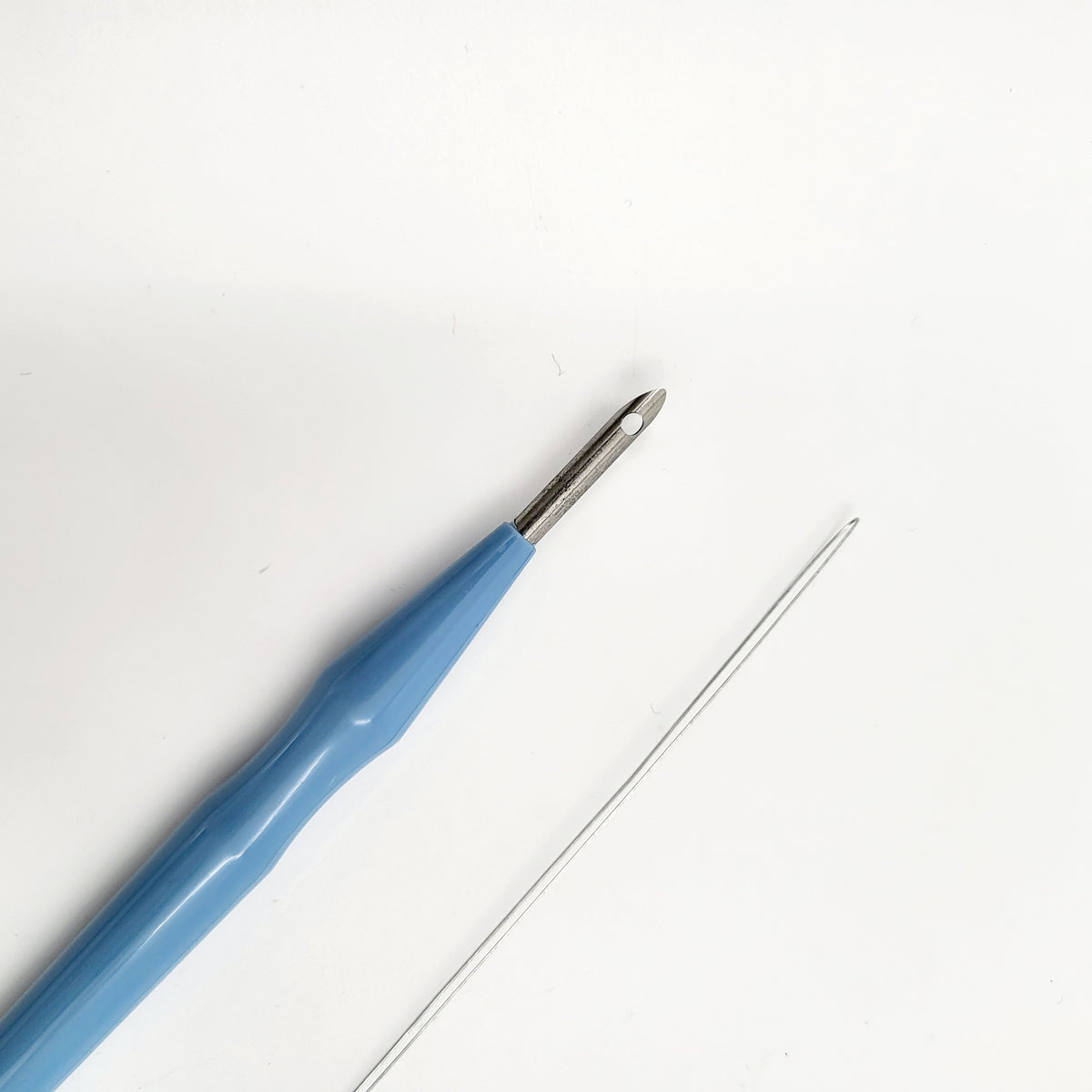 ABCD Blue Adjustable Punch Needle for Chunky Yarns